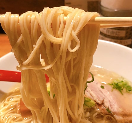 麺屋 翔 西新宿本店のラーメン写真