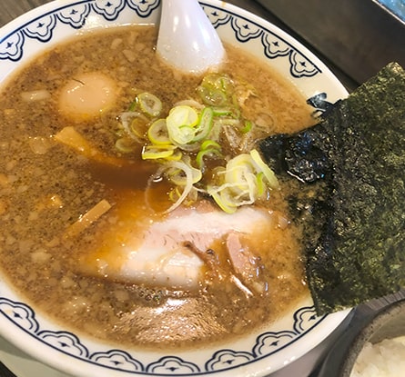 東京豚骨拉麺 ばんから 池袋東口店のラーメン写真