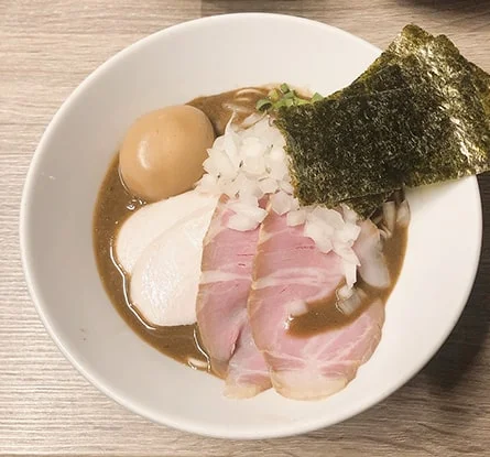 亀戸煮干中華蕎麦 つきひのラーメン写真