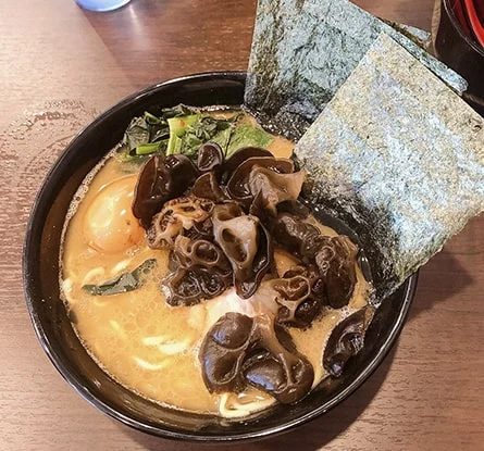 杉田家 千葉駅前店のラーメン写真