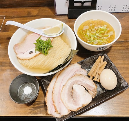 だれやめやのラーメン写真