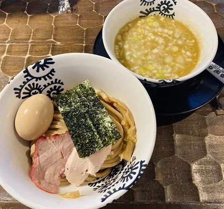 特級鶏蕎麦 龍介のラーメン写真