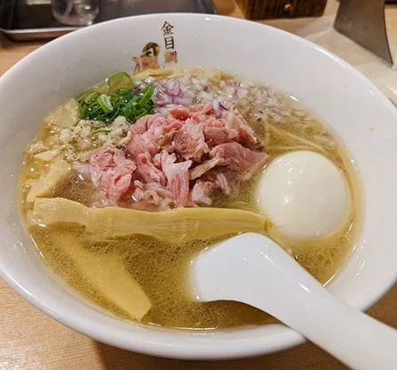 金目鯛らぁ麺 鳳仙花のラーメン写真