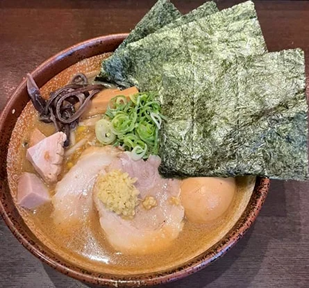 炙り味噌らーめん 麺匠 真武咲弥 渋谷店のラーメン写真