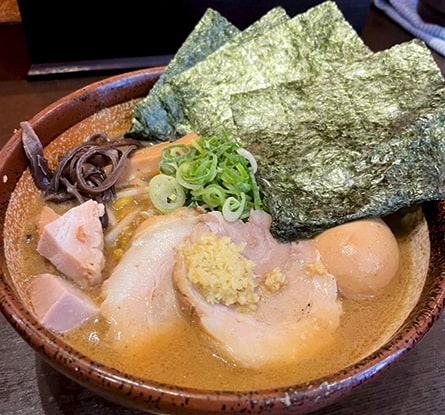 炙り味噌らーめん 麺匠 真武咲弥 渋谷店のラーメン写真