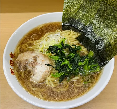 横浜ラーメン 町田家 新宿店のラーメン写真