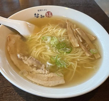 新潟ラーメン なみ福のラーメン写真