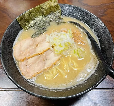 頑固麺飯魂 気むずかし家のラーメン写真