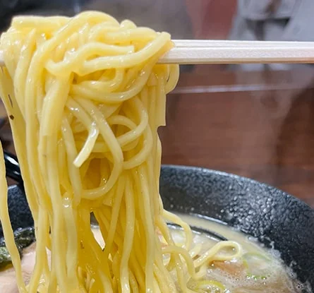 頑固麺飯魂 気むずかし家のラーメン写真