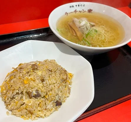 ラーチャン家 バスセンター店のラーメン写真