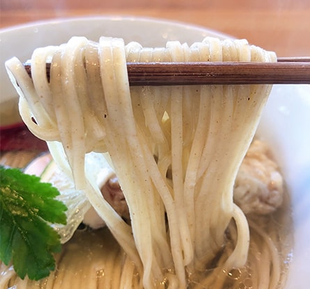 中華蕎麦 鳴神食堂のラーメン写真