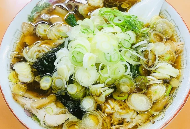 青島食堂 宮内駅前店のラーメン写真