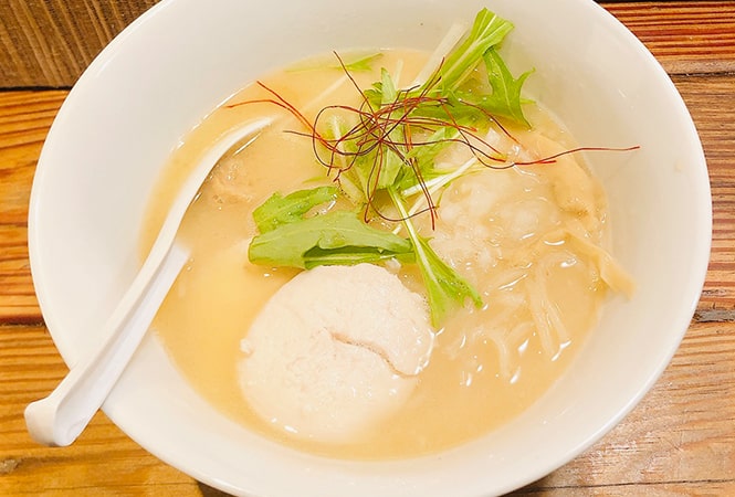 鶏そば みた葉（歌舞伎町）のラーメン写真