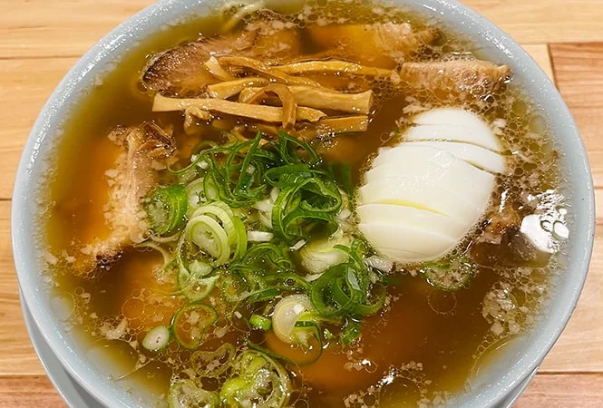 シンちゃんラーメン（新宿三丁目駅）のラーメン写真