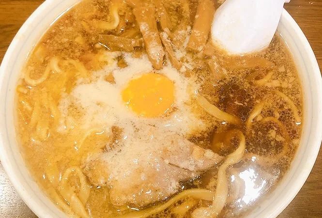 中華亭（三条市）の燕三条背脂ラーメン写真