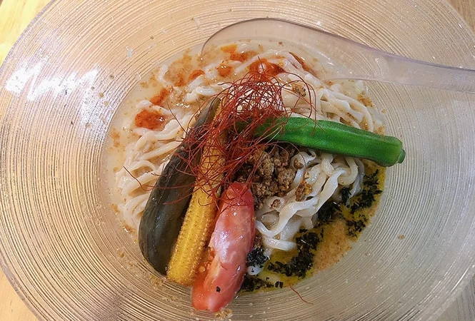 三鷹らーめん酒場 SALのラーメン写真