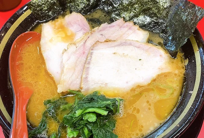 王道家直系 IEKEI TOKYOのラーメン写真