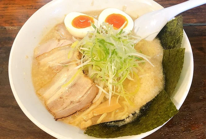 野方ホープ 野方本店のラーメン写真